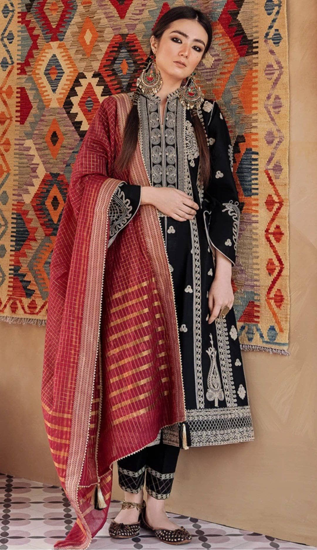 img_qalamkar_luxury_lawn_2021_awwal_boutique