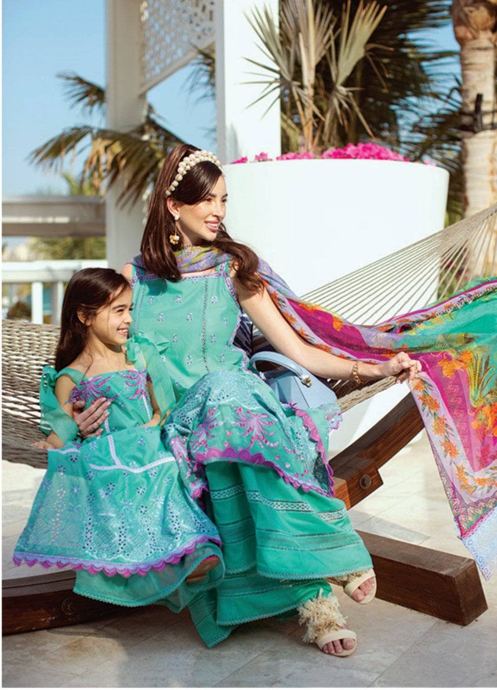 img_farah_talib_aziz_lawn_2021_awwal_boutique