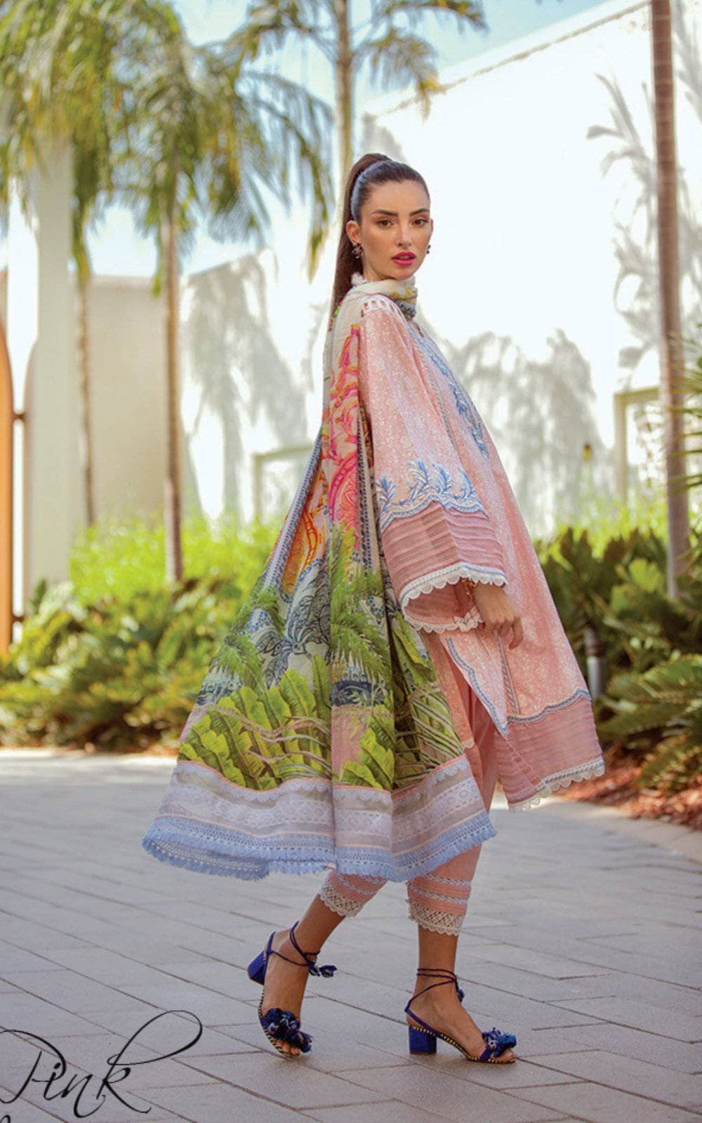 img_farah_talib_aziz_lawn_2021_awwal_boutique