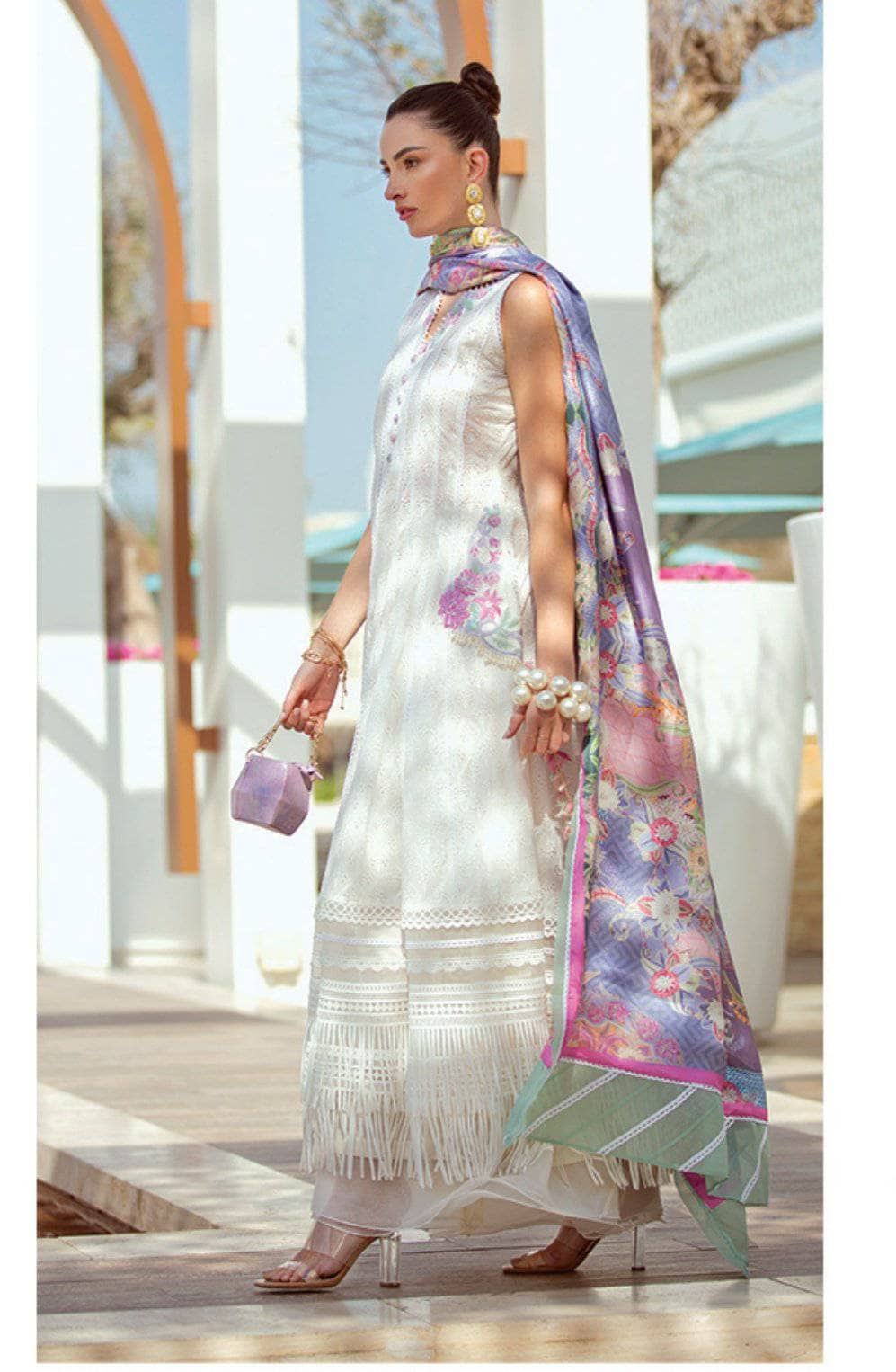 img_farah_talib_aziz_lawn_2021_awwal_boutique