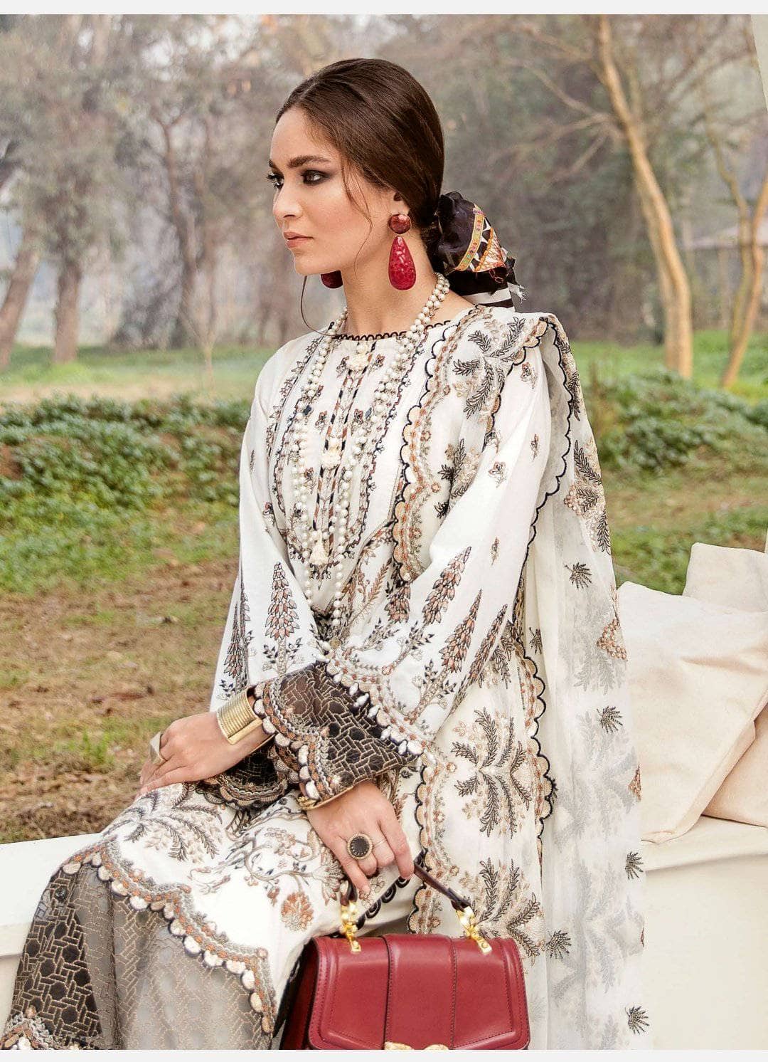img_afrozeh_summer_sonnet_lawn_2021_awwal_boutique