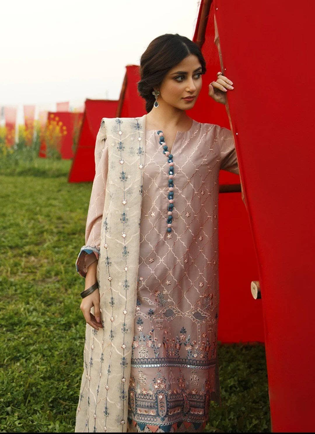 img_cross_stitch_lawn_2021_awwal_boutique