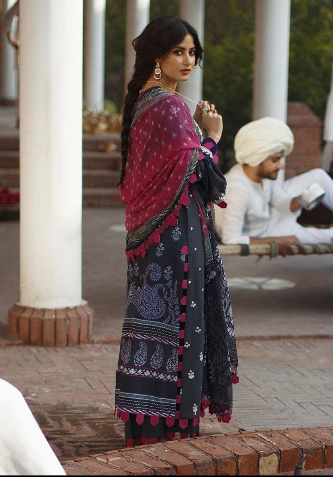 img_cross_stitch_lawn_2021_awwal_boutique