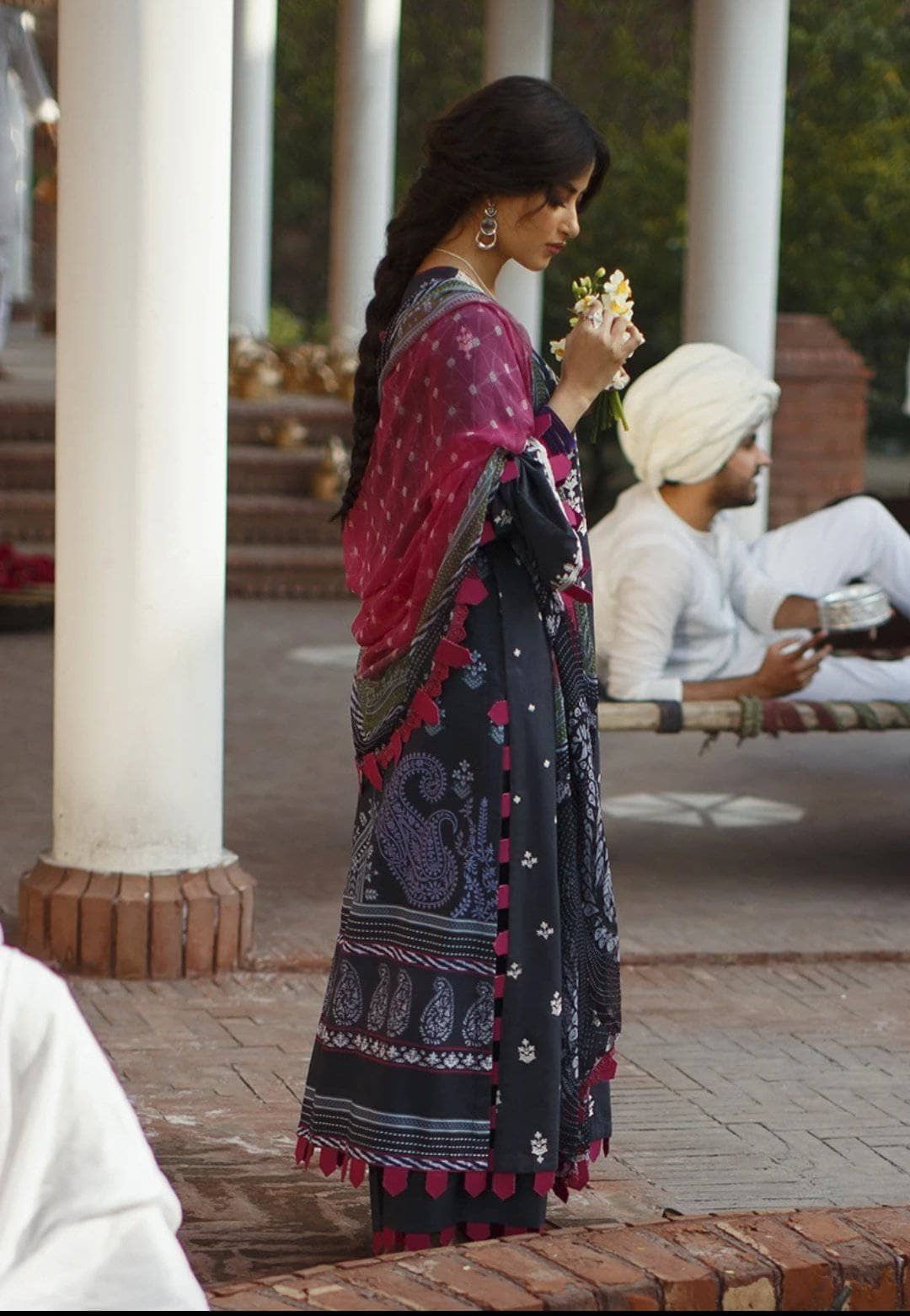 img_cross_stitch_lawn_2021_awwal_boutique