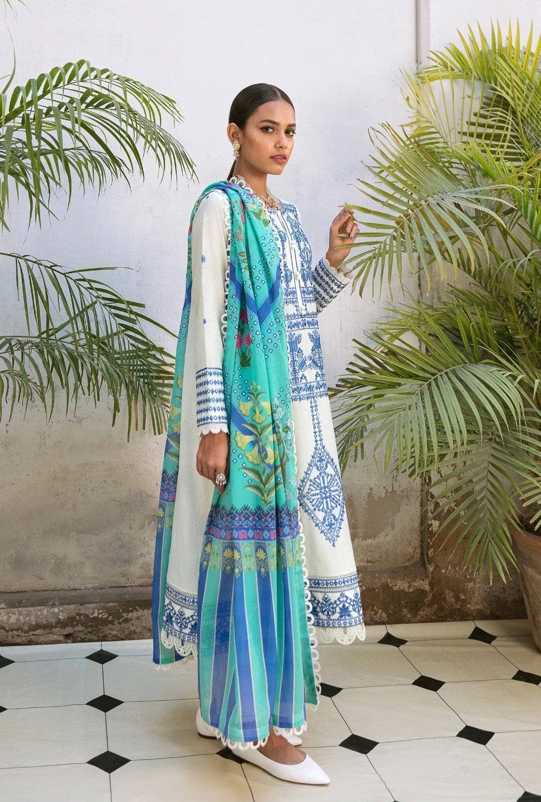 img_zaha_lawn_2021_awwal_boutique