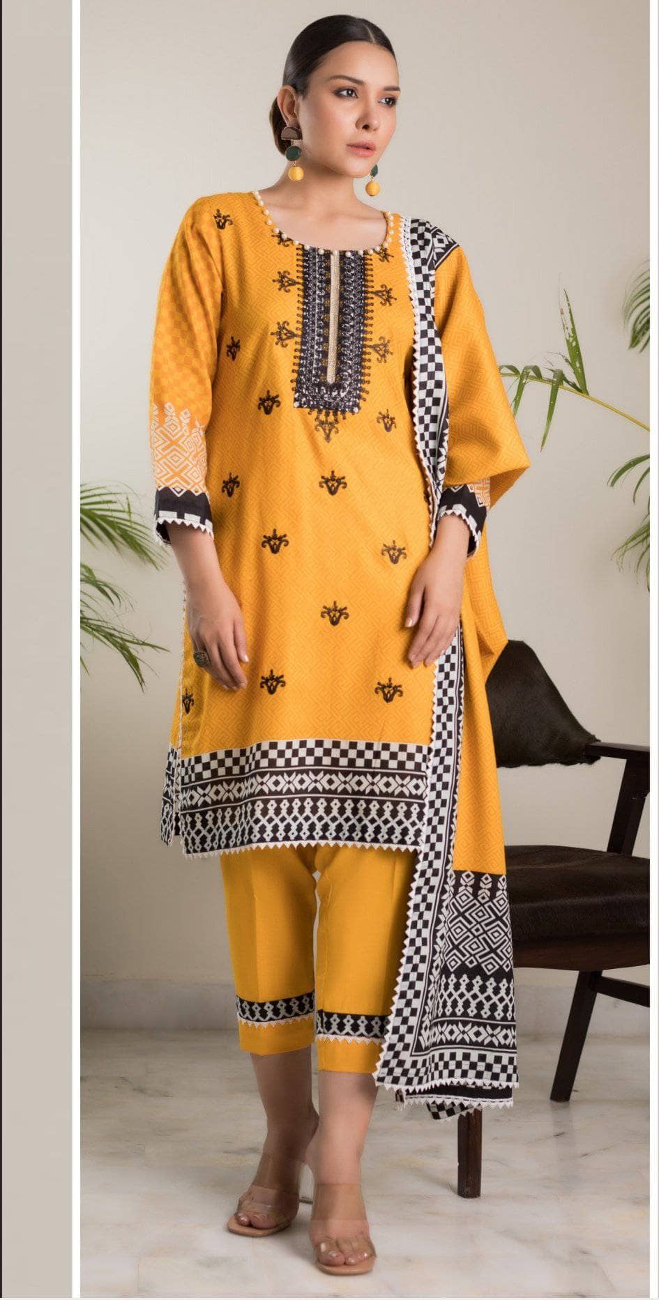 img_sahil_embroidered_lawn_2021_awwal_boutique