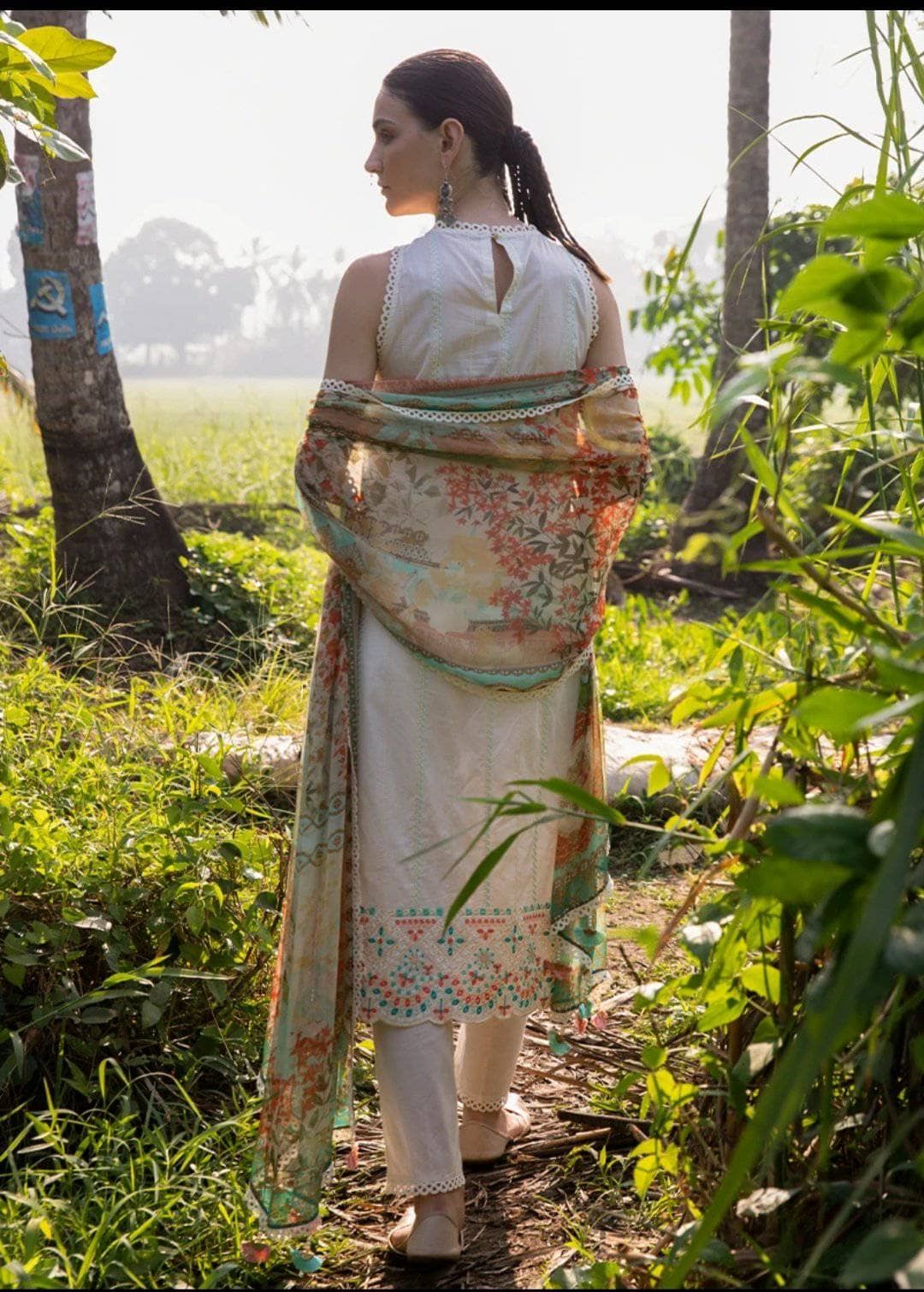 img_image_lawnkari_lawn_2021_awwal_boitique