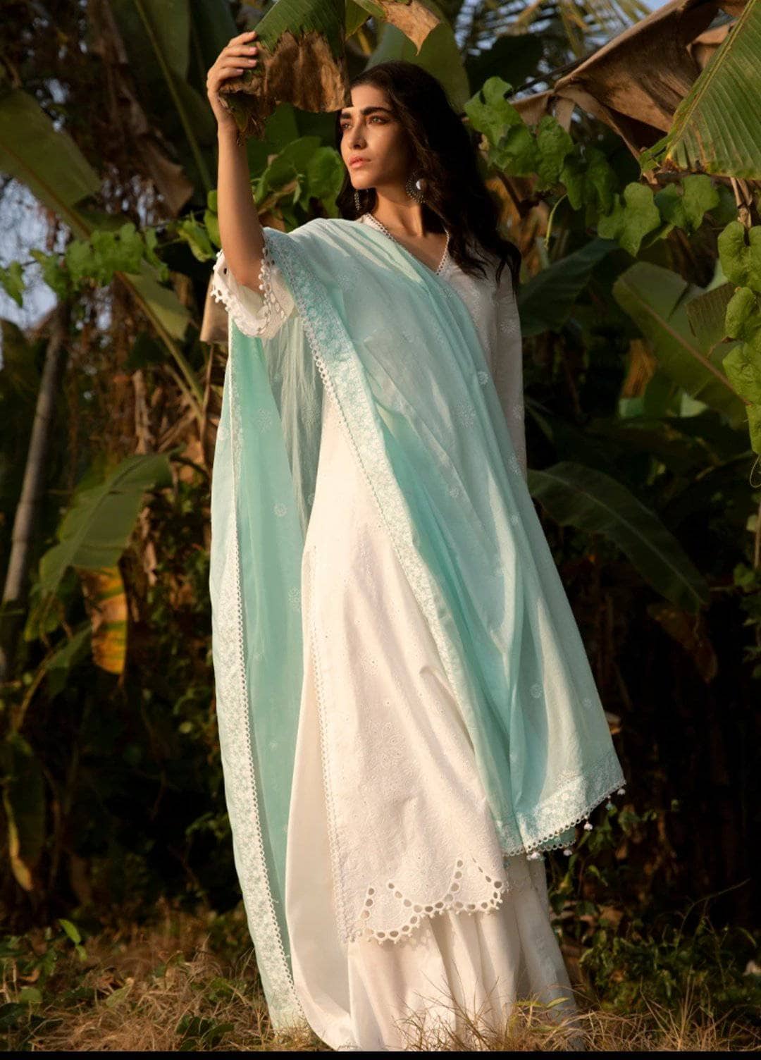 img_image_lawnkari_lawn_2021_awwal_boitique