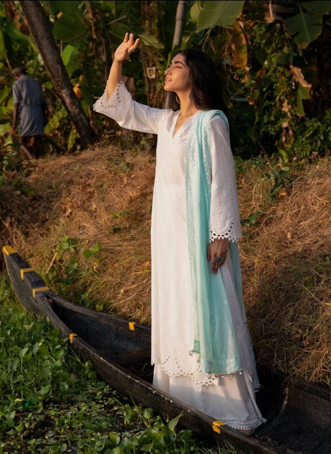 img_image_lawnkari_lawn_2021_awwal_boitique