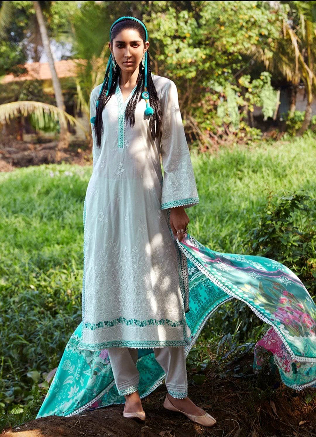 img_image_lawnkari_lawn_2021_awwal_boitique