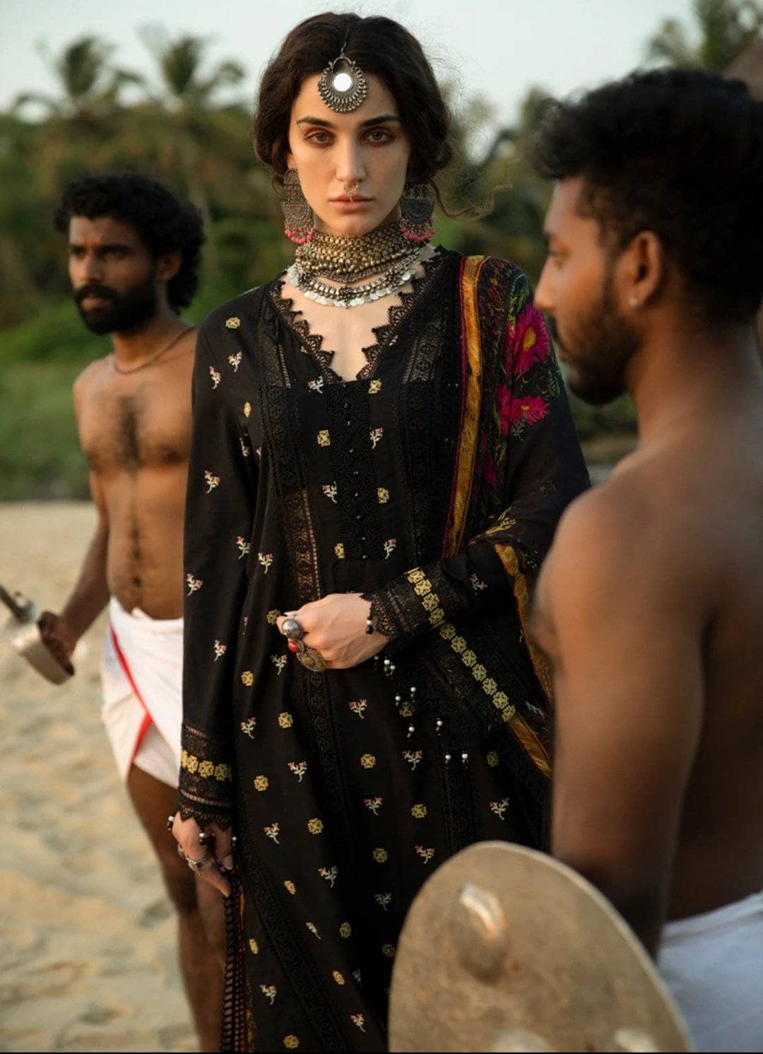 img_image_lawnkari_lawn_2021_awwal_boitique