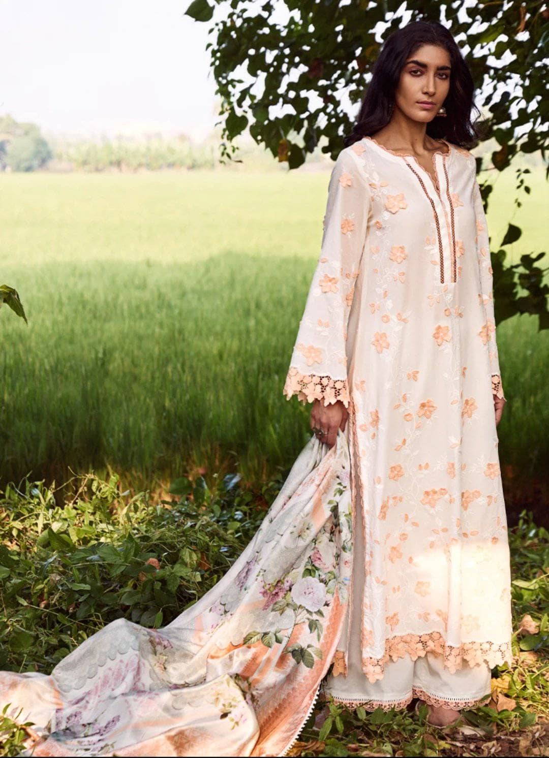 img_image_lawnkari_lawn_2021_awwal_boitique