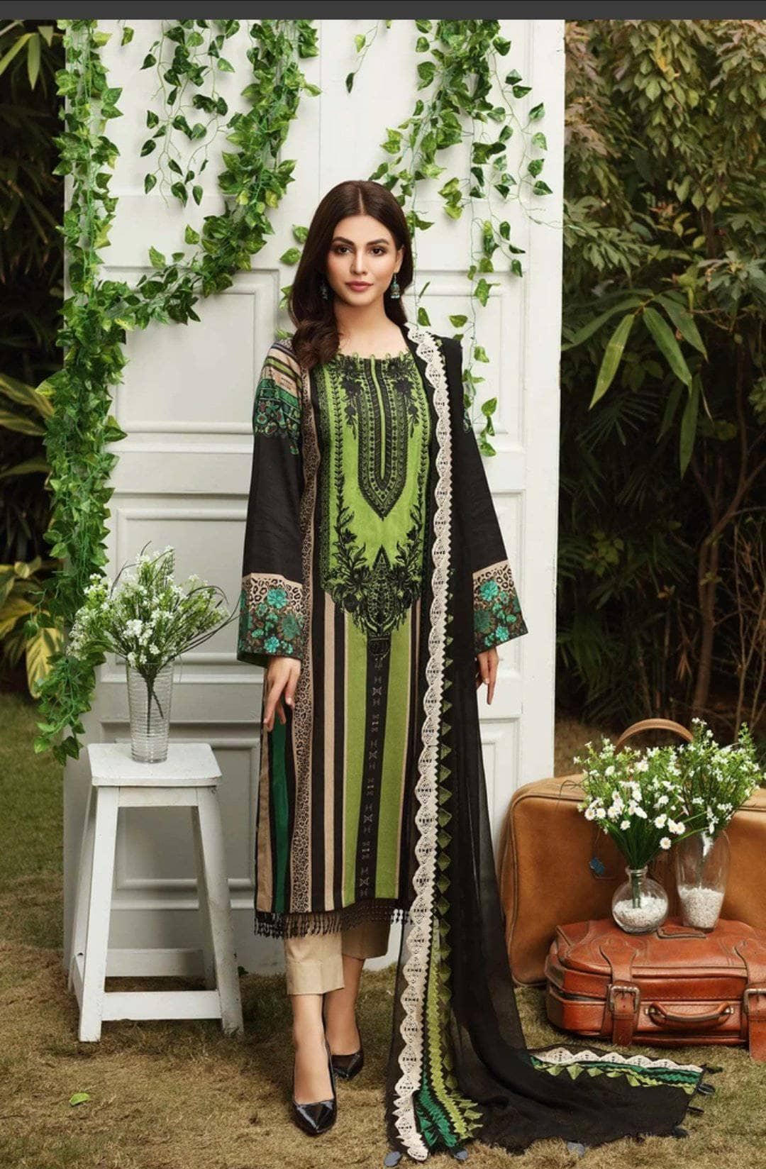 img_charizma_aniiq_lawn_2021_awwal_boutique
