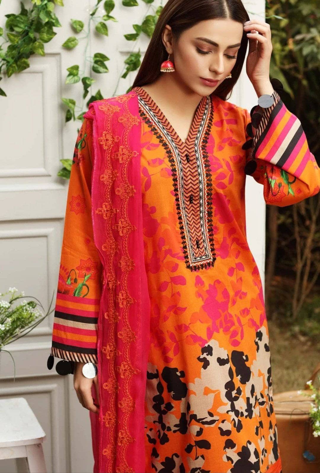 img_charizma_aniiq_lawn_2021_awwal_boutique