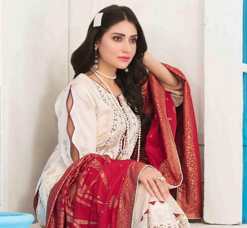 img_tawakkal_luxurious_gold_lawn_2021_awwal_boutique