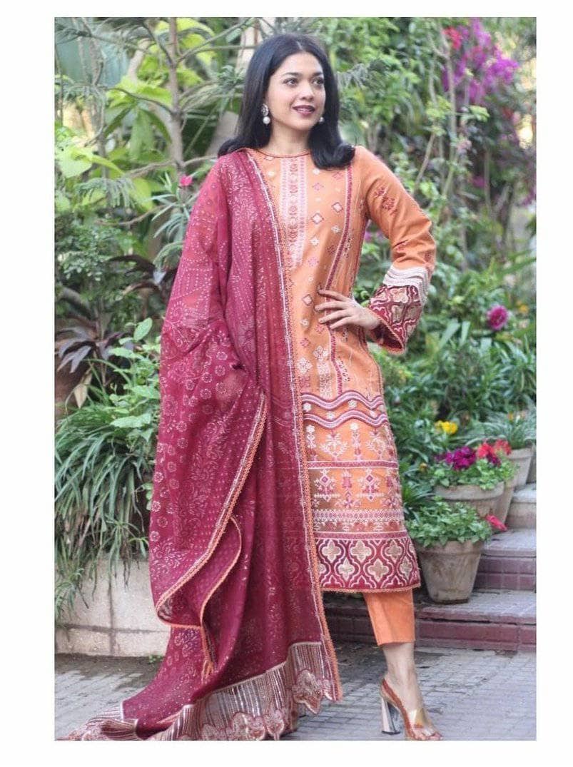 img_qalamkar_luxury_lawn_2021_awwal_boutique