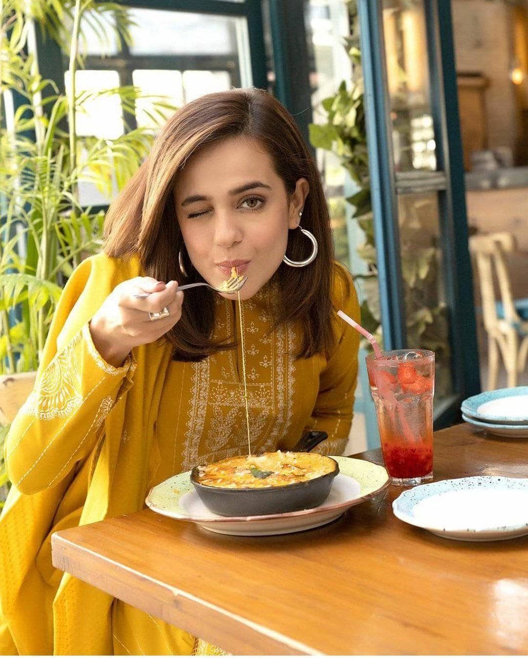 img_zaha_lawn_2021_awwal_boutique