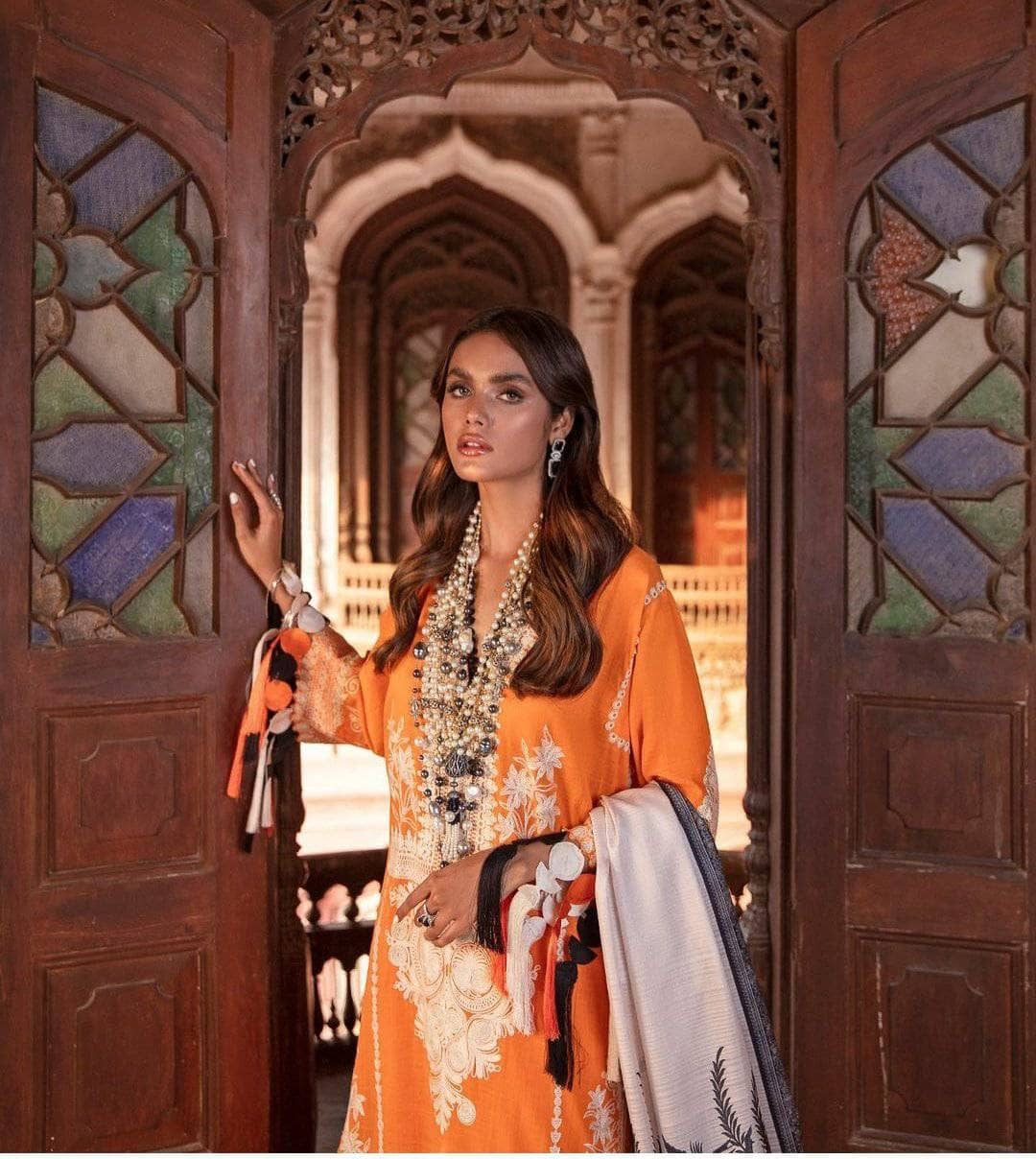 img_sana_safinaz_lawn_2021_awwal_boutique