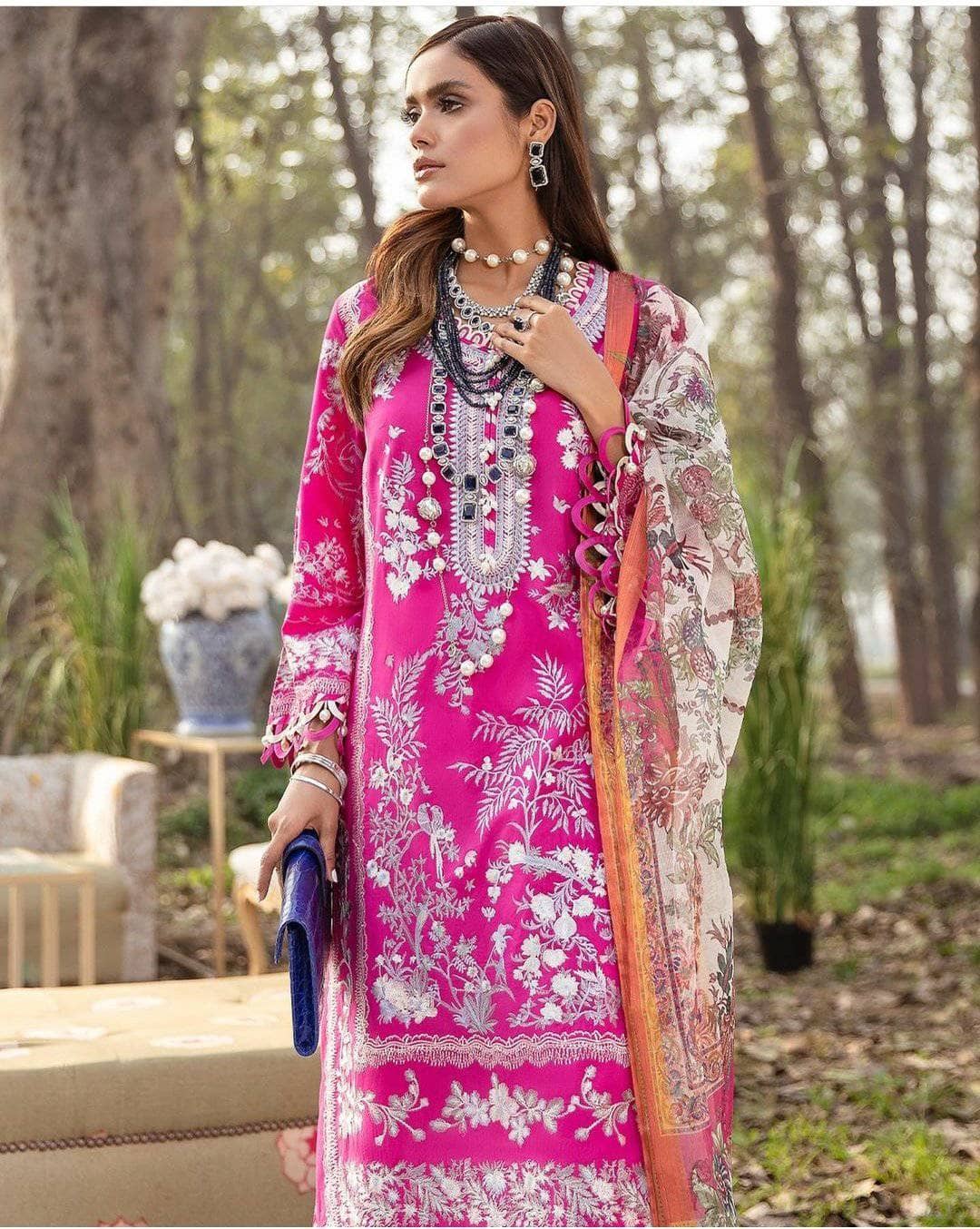 img_sana_safinaz_lawn_2021_awwal_boutique