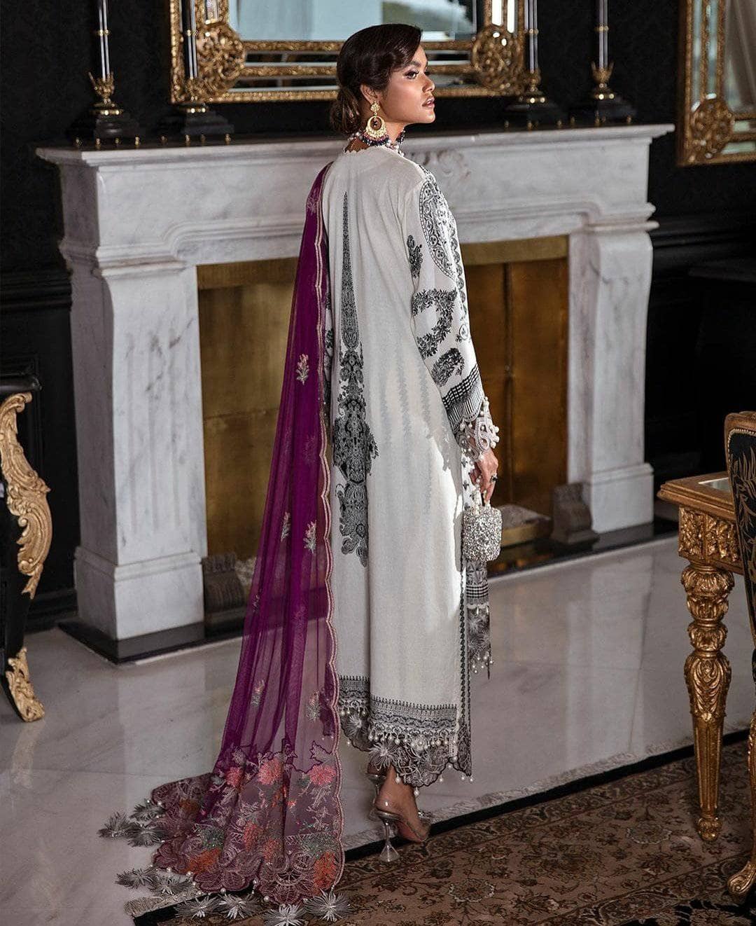 img_sana_safinaz_lawn_2021_awwal_boutique