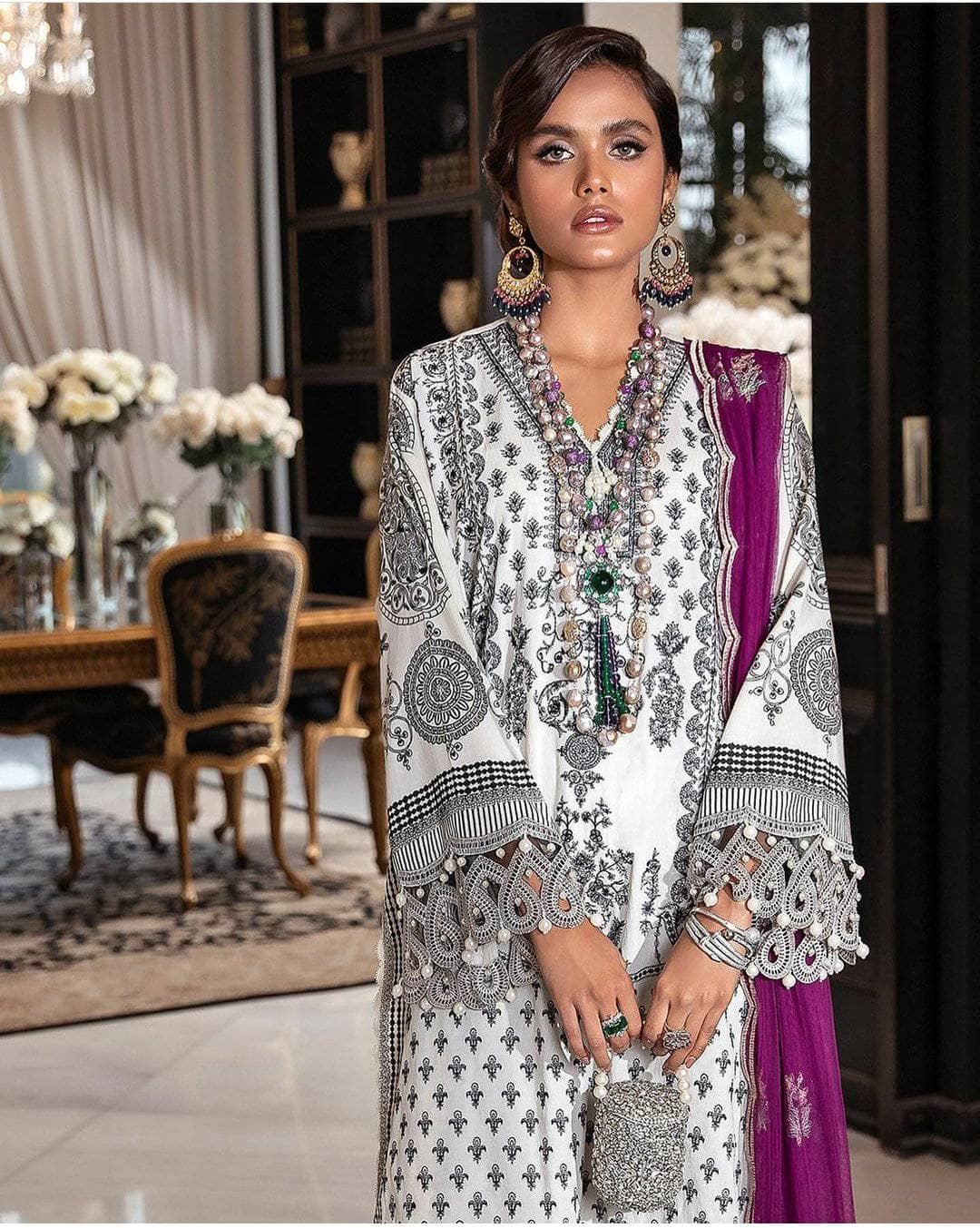 img_sana_safinaz_lawn_2021_awwal_boutique