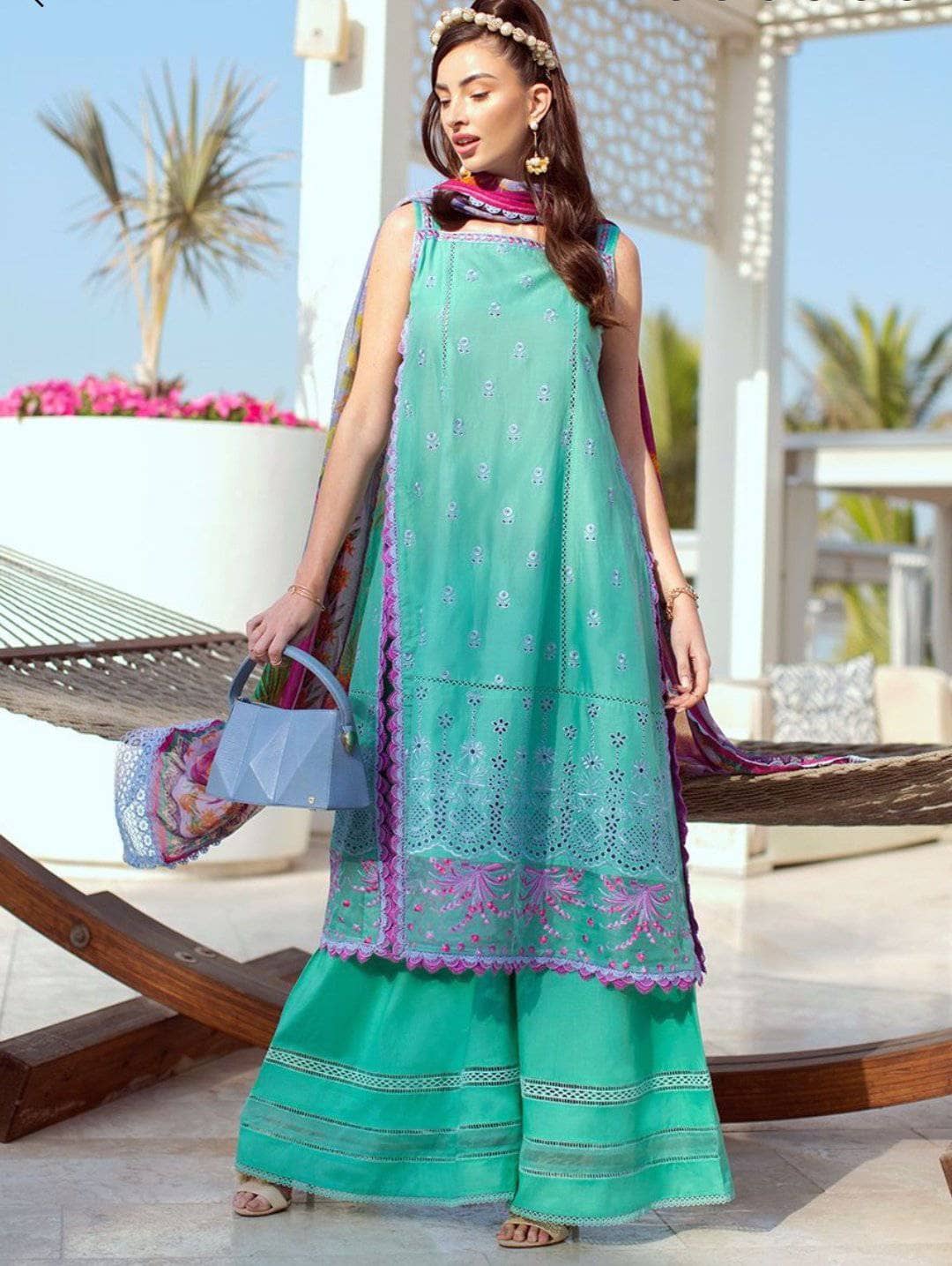 img_farah_talib_aziz_lawn_2021_awwal_boutique