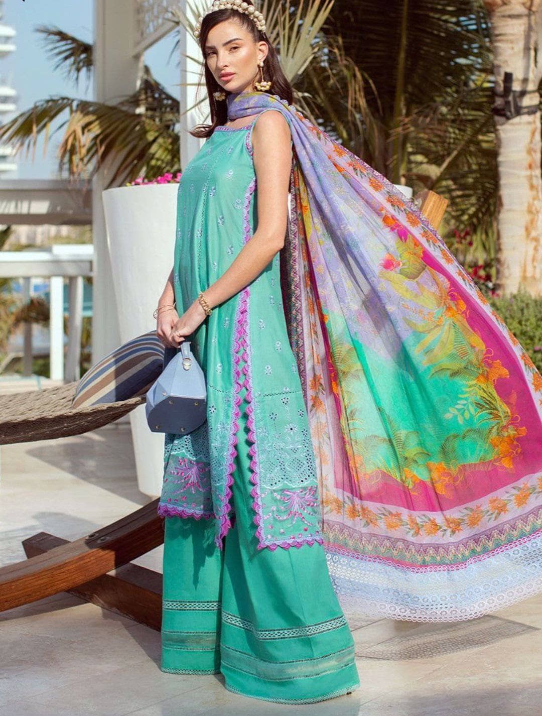 img_farah_talib_aziz_lawn_2021_awwal_boutique