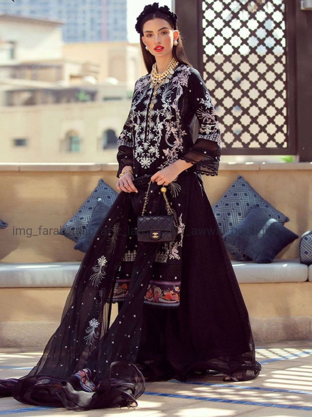 img_farah_talib_aziz_lawn_2021_awwal_boutique