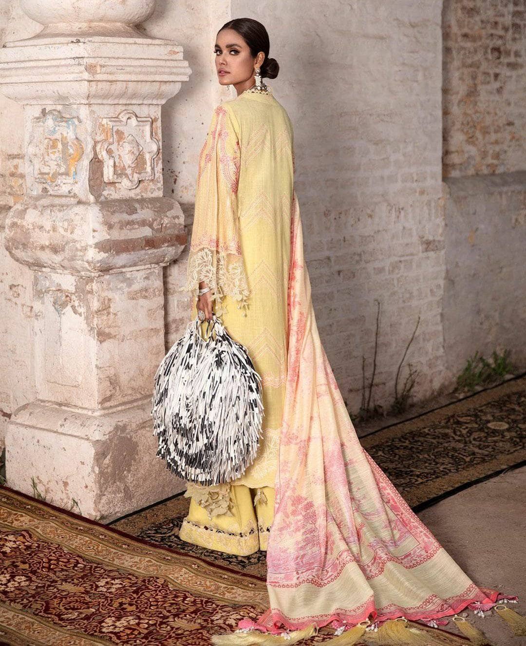 img_sana_safinaz_lawn_2021_awwal_boutique