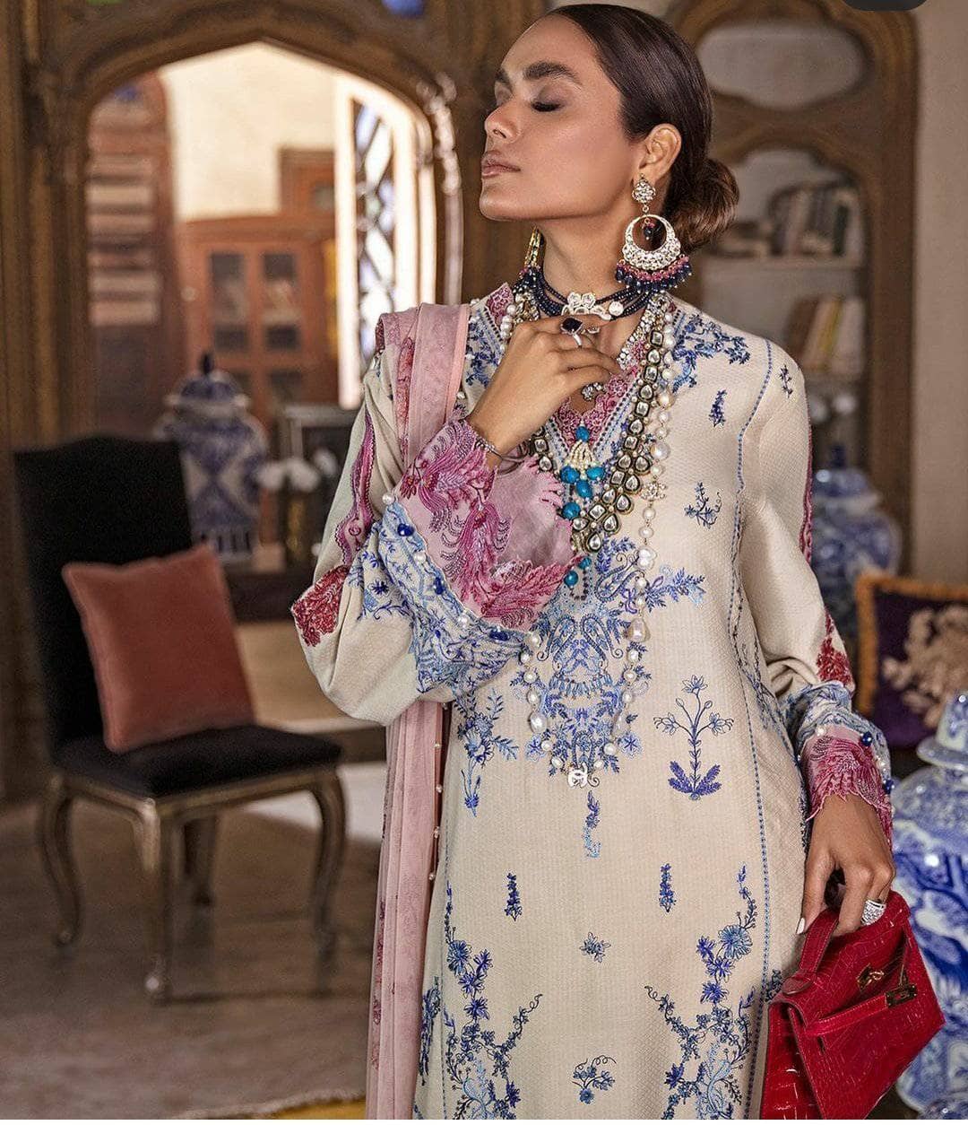 img_sana_safinaz_lawn_2021_awwal_boutique