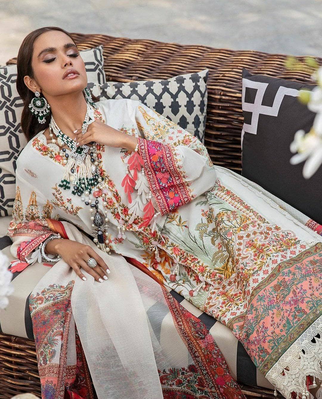 img_sana_safinaz_lawn_2021_awwal_boutique