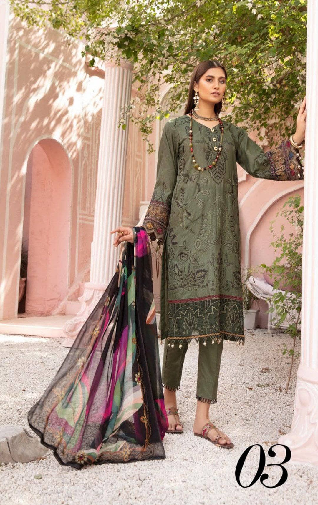 img_mina_lawn_by_riaz_arts_awwal_boutique