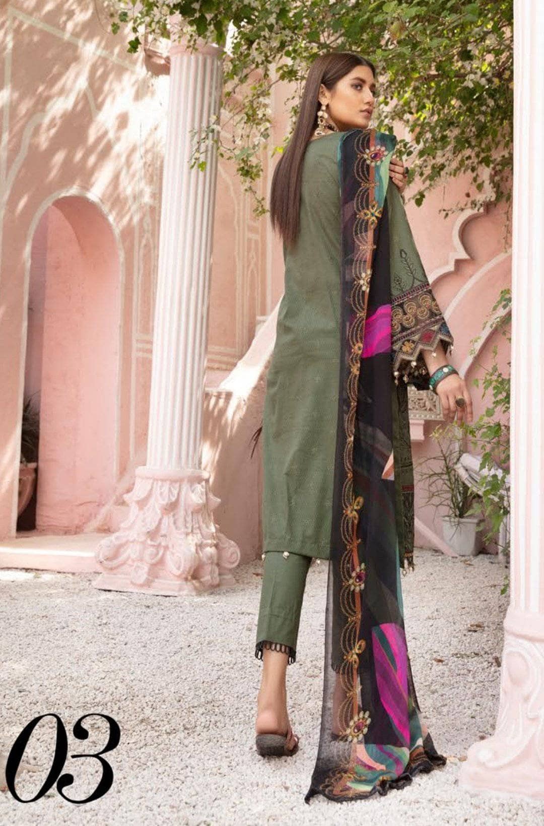 img_mina_lawn_by_riaz_arts_awwal_boutique