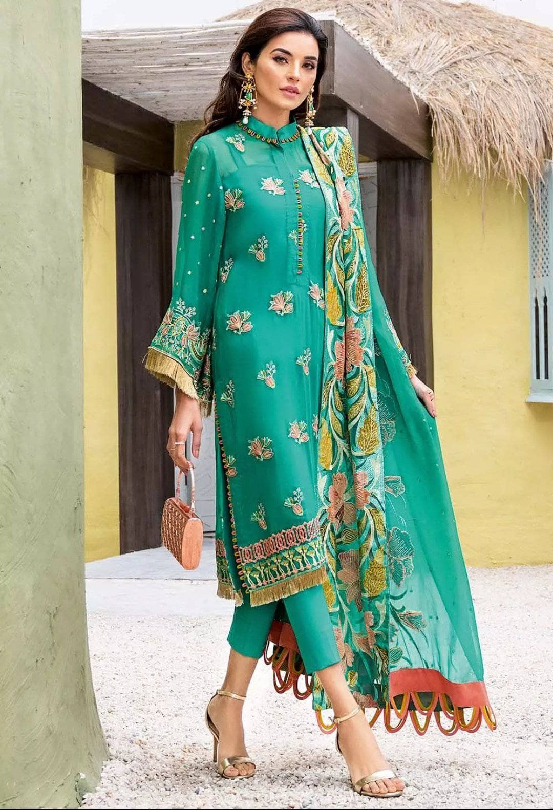 img_gul_ahmed_luxury_collection_2021_awwal_boutique