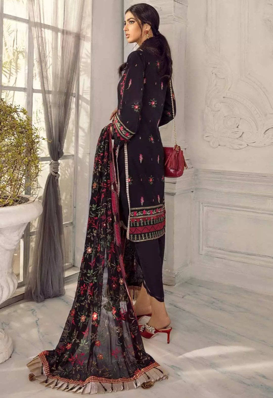 img_gul_ahmed_luxury_collection_2021_awwal_boutique