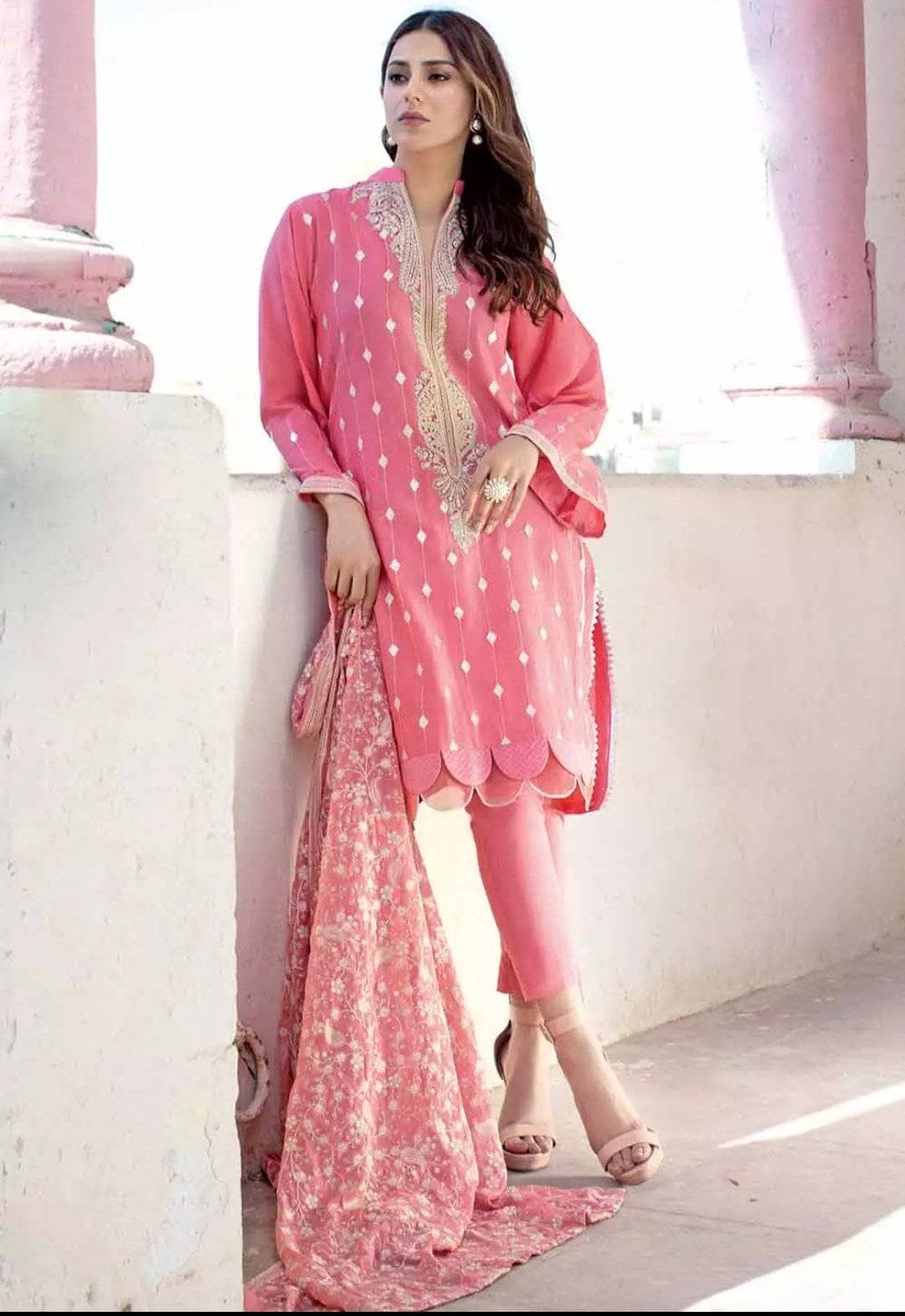 img_gul_ahmed_luxury_collection_2021_awwal_boutique