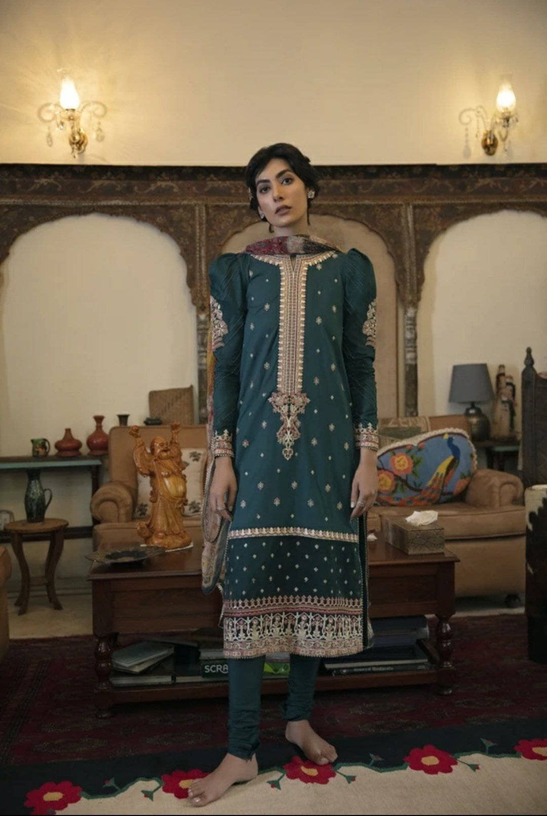 img_q_line_by_qalamkar_luxury_lawn_2021_awwal_boutique