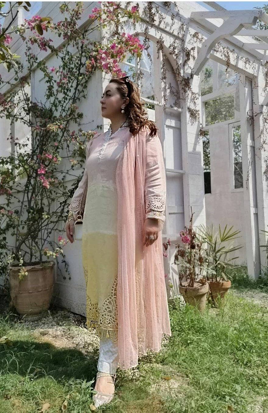 img_maria_b_lawn_2021_awwal_boutique