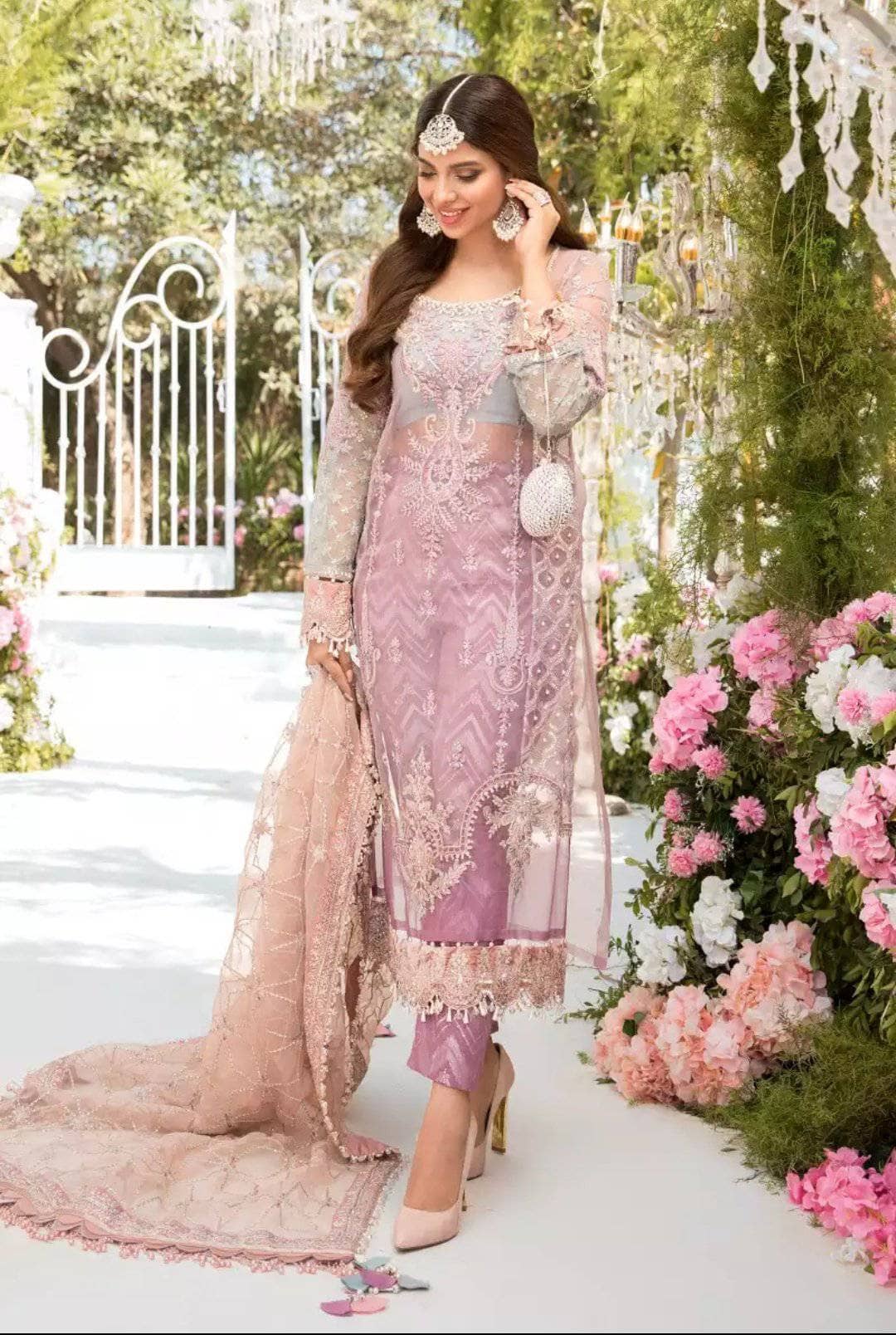img_maria_b_mbroidered_eid_collection_awwal_boutique