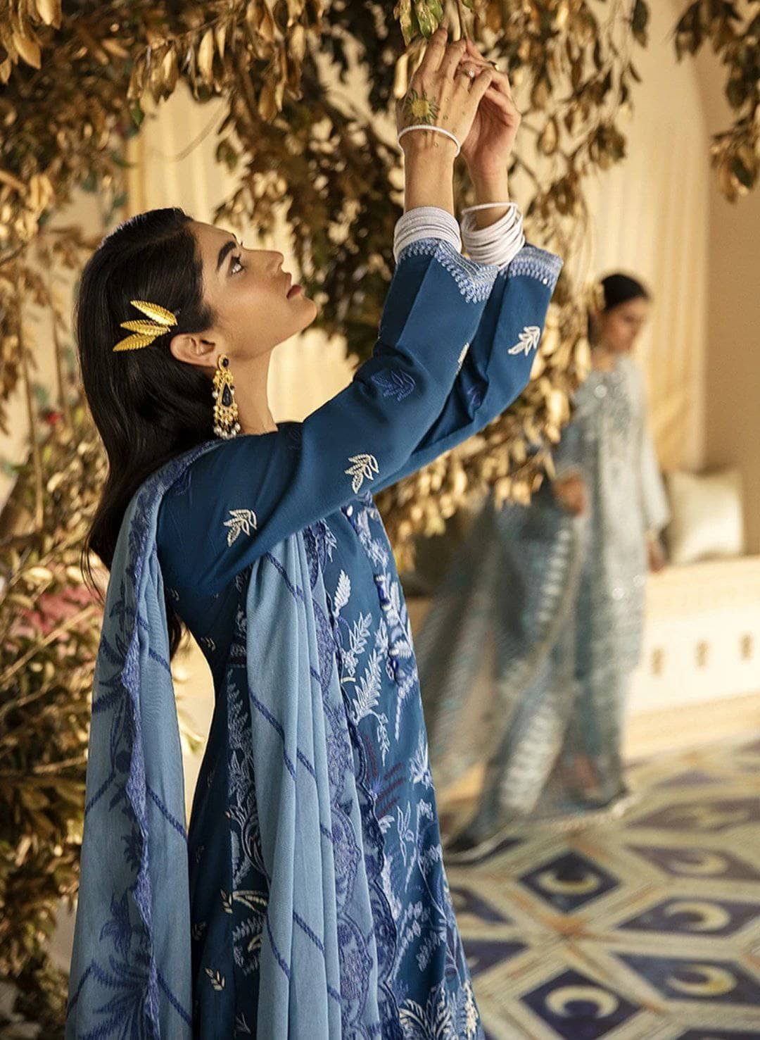 img_cross_stitch_eid_lawn_2021_awwal_boutique