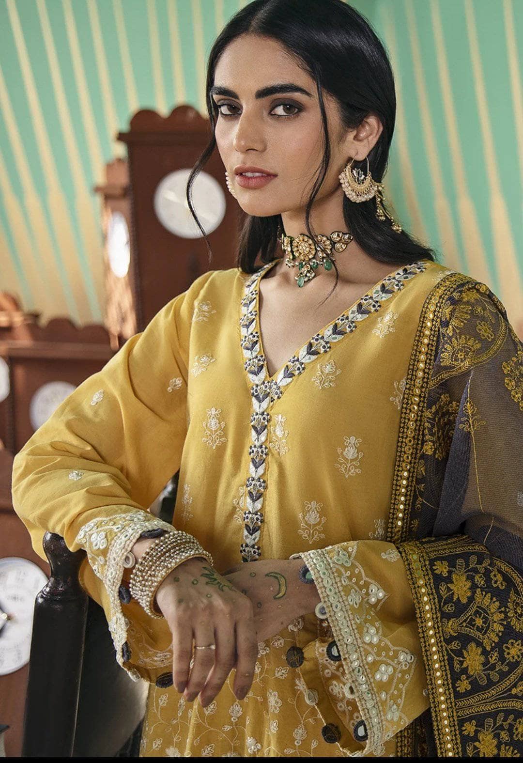 img_cross_stitch_eid_lawn_2021_awwal_boutique