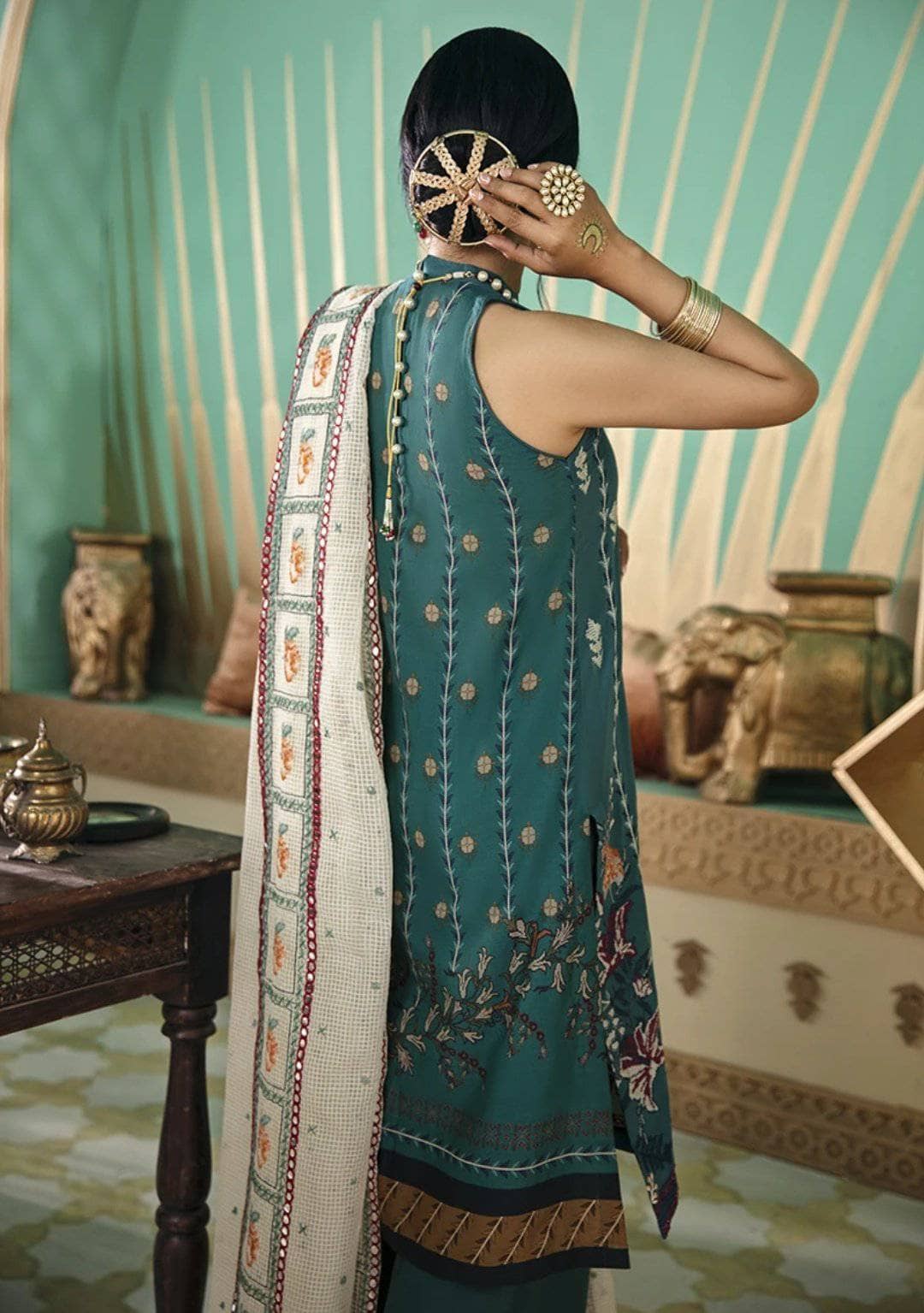 img_cross_stitch_eid_lawn_2021_awwal_boutique