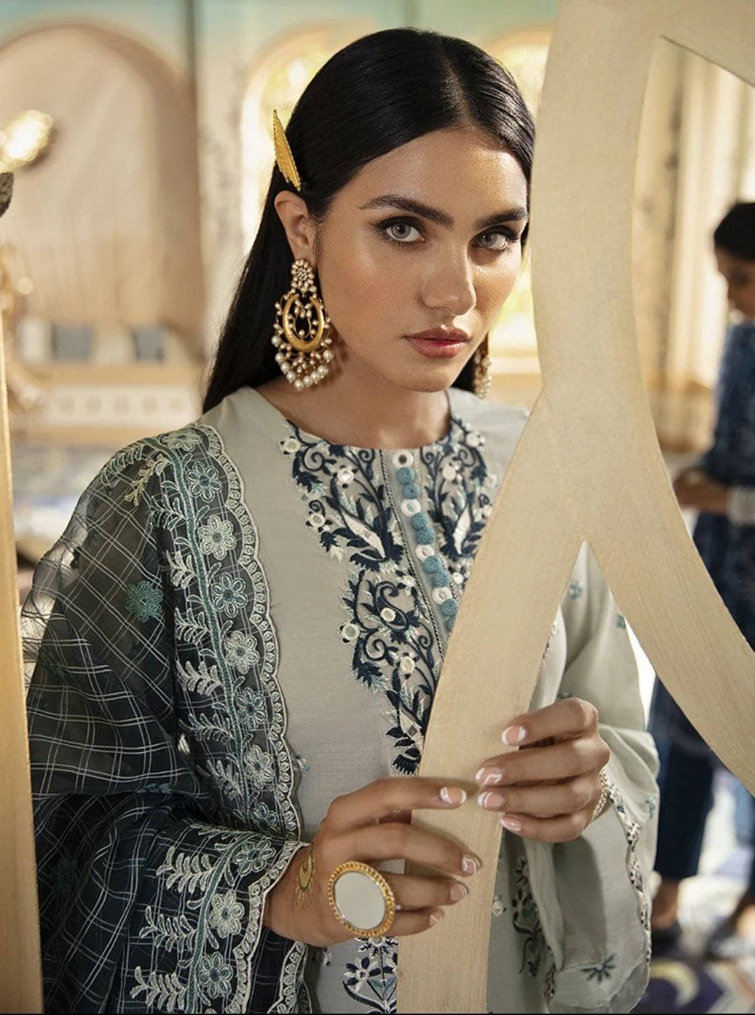 img_cross_stitch_eid_lawn_2021_awwal_boutique