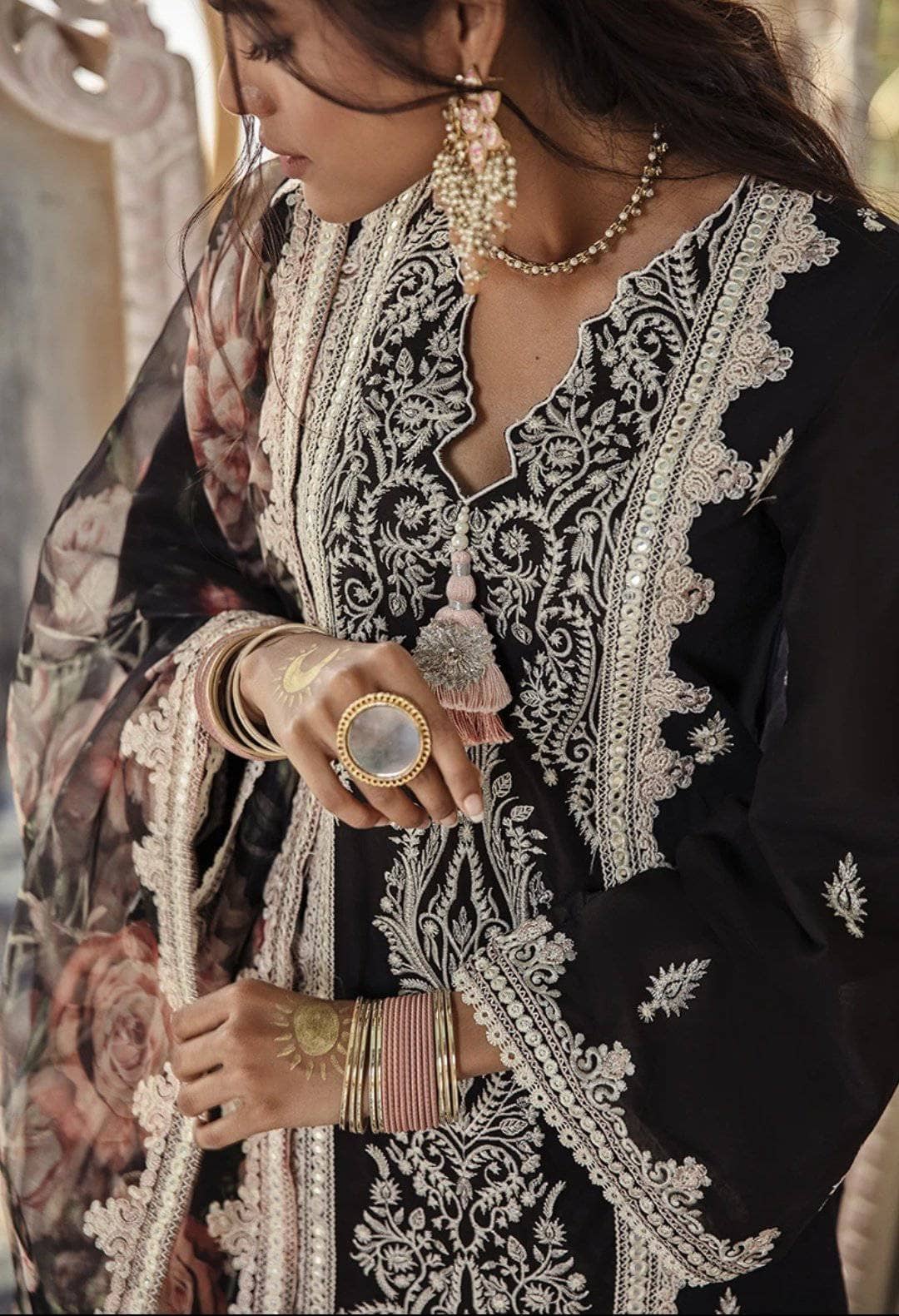 img_cross_stitch_eid_lawn_2021_awwal_boutique