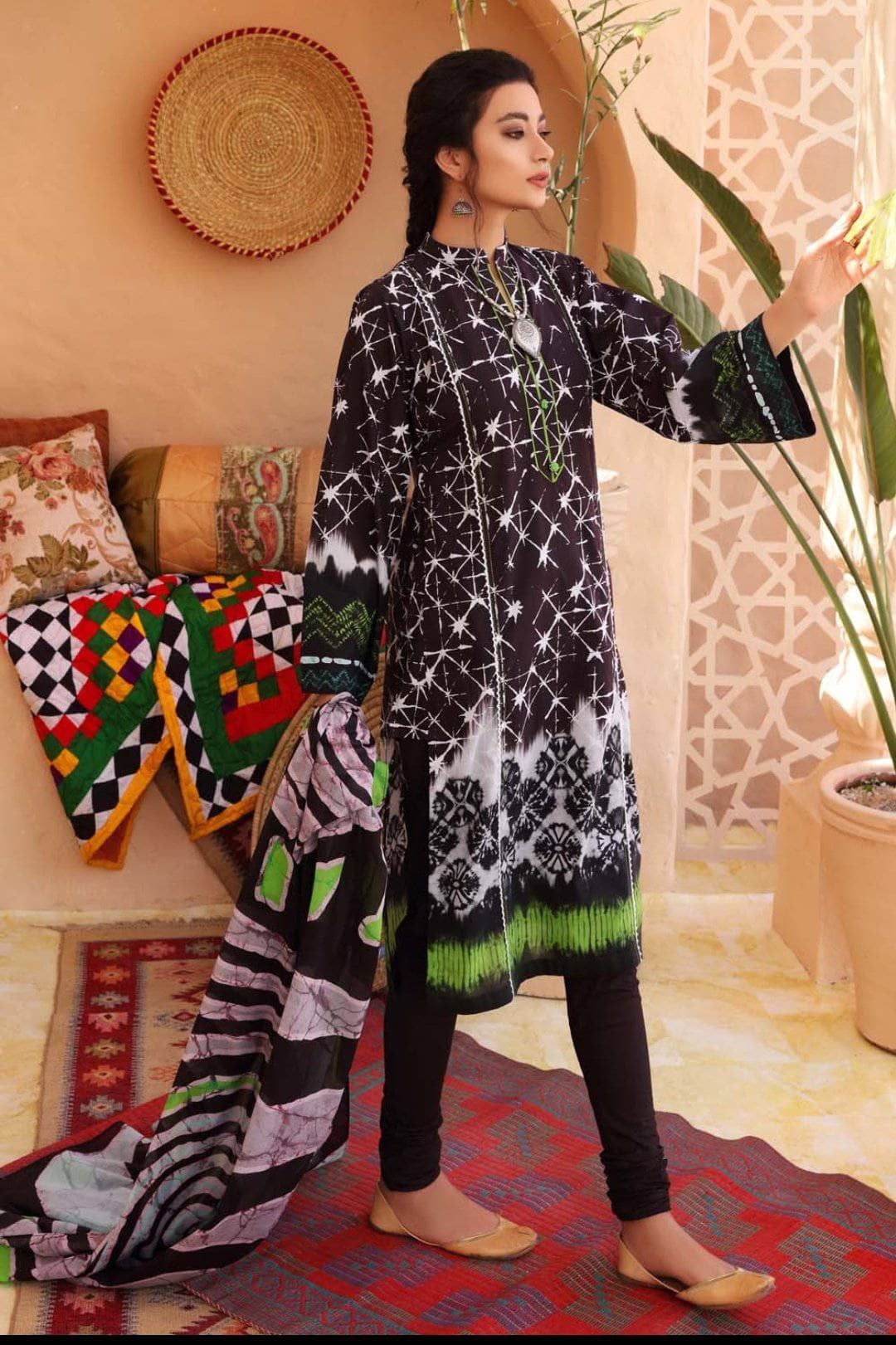 img_gul_ahmed_lawn_2021_batik_prints_awwal_boutique