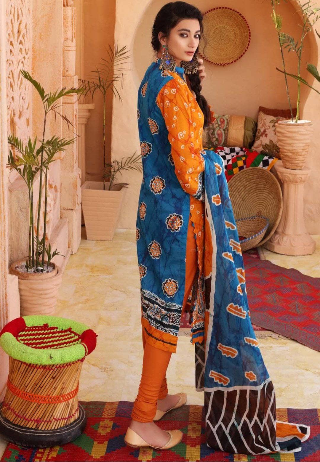 img_gul_ahmed_lawn_2021_batik_prints_awwal_boutique