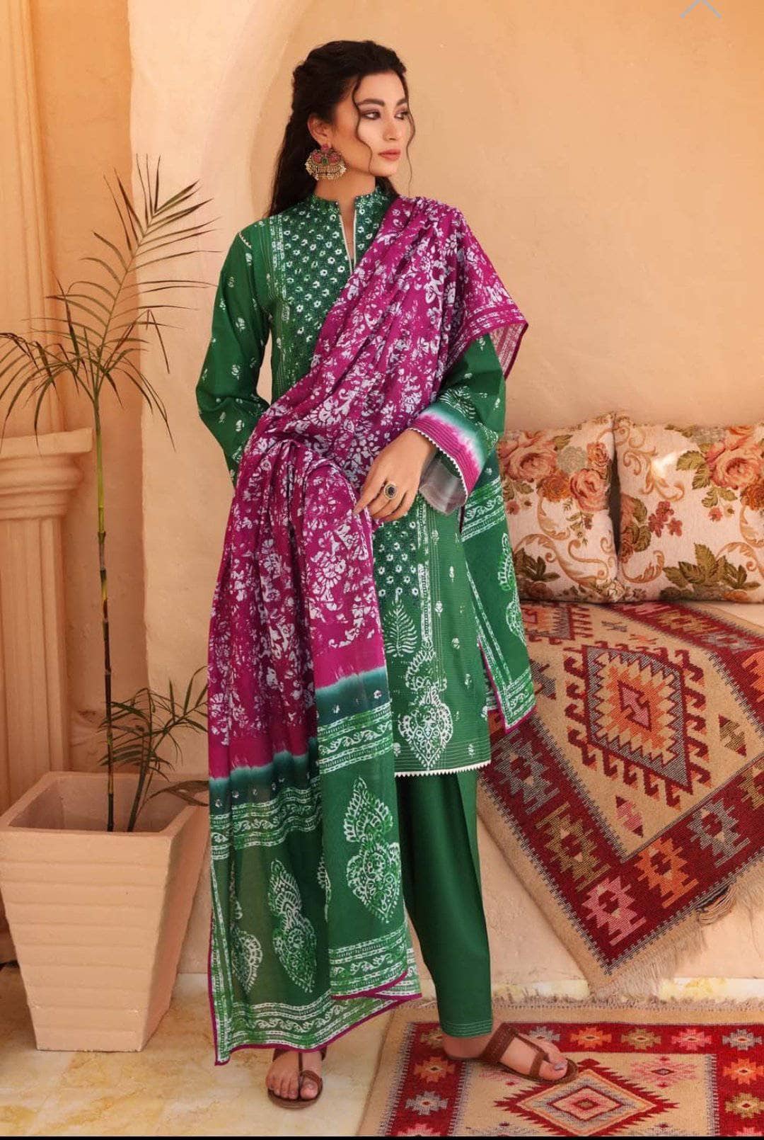 img_gul_ahmed_lawn_2021_batik_prints_awwal_boutique