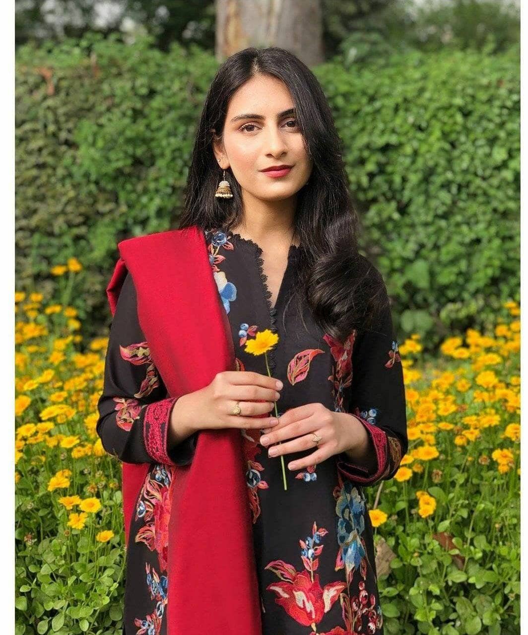 img_zaha_lawn_2021_awwal_boutique