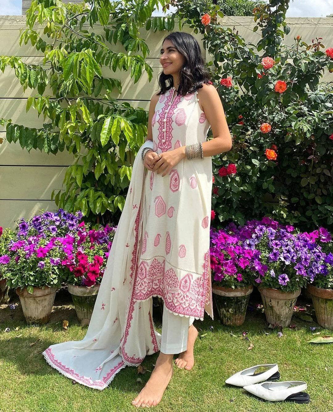 img_zaha_lawn_2021_awwal_boutique