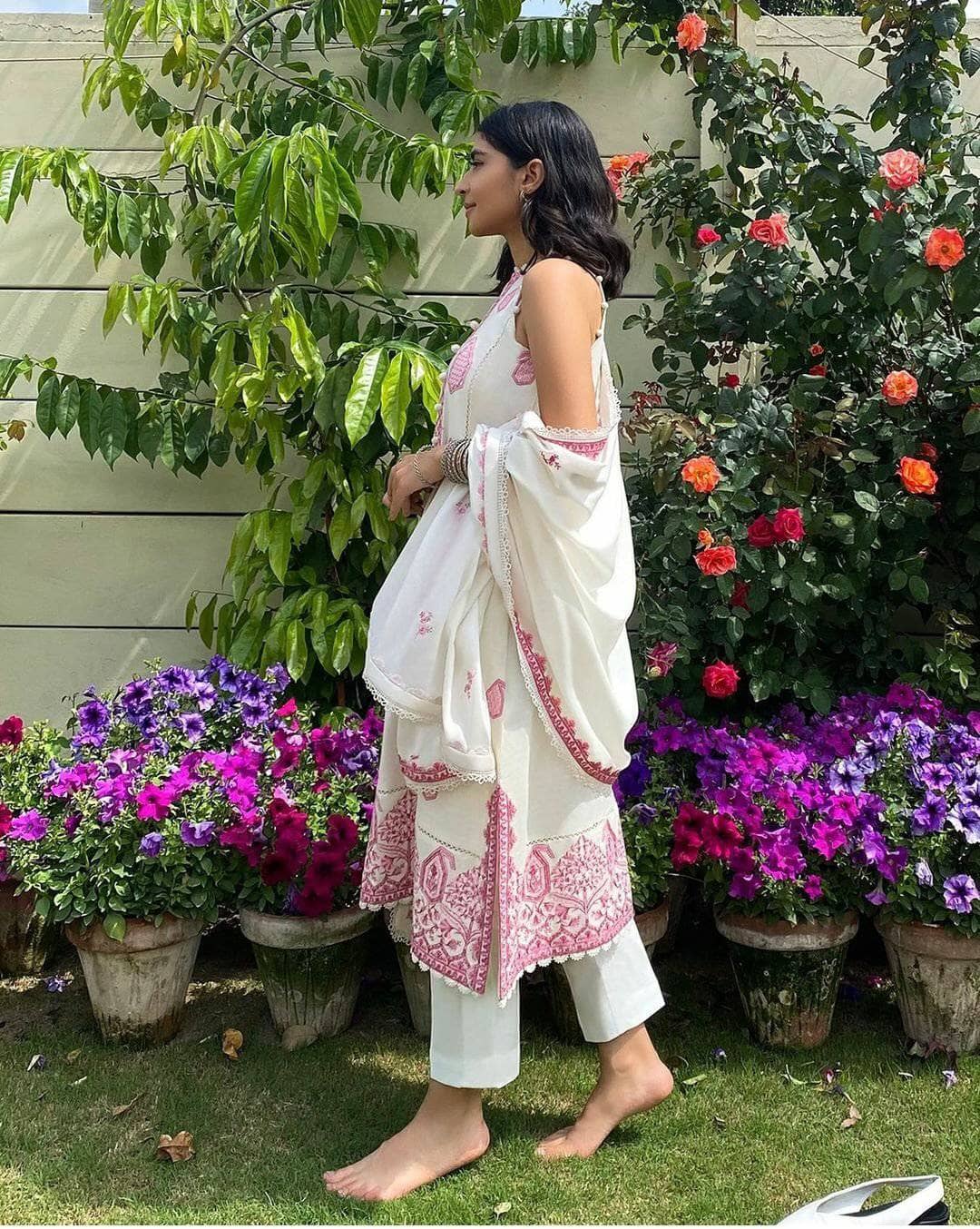 img_zaha_lawn_2021_awwal_boutique